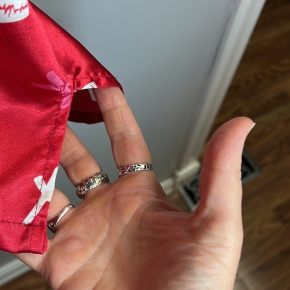 A’milano VINTAGE Satin Pj’s Red with Kisses and X&O’s Size Medium - Picture 5 of 14